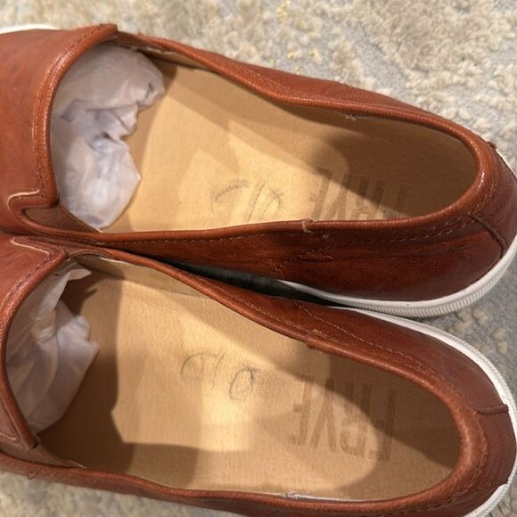 Frye
Mia Leather Slip-On Platform Sneakers white brown size 9 new without tags - Picture 3 of 5